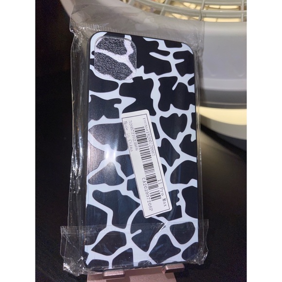 Black & White Cow Print iPhone 11 Pro Max Case 🐮 - Picture 14 of 17
